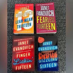 EUC Book Bundle : Janet Evanovich (Stephanie Plum Series, Books 13-16)